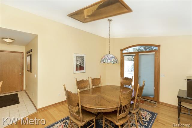 Builiding view eight for 1350 Whitney, Waterford, MI. 48328