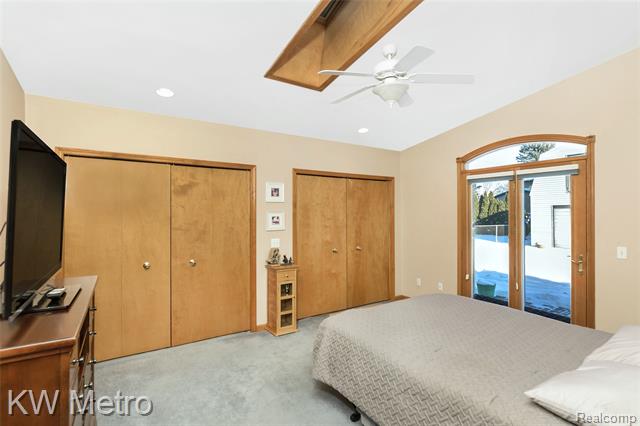 Builiding view fourteen for 1350 Whitney, Waterford, MI. 48328