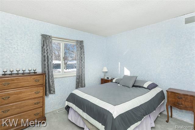 Builiding view twenty for 1350 Whitney, Waterford, MI. 48328