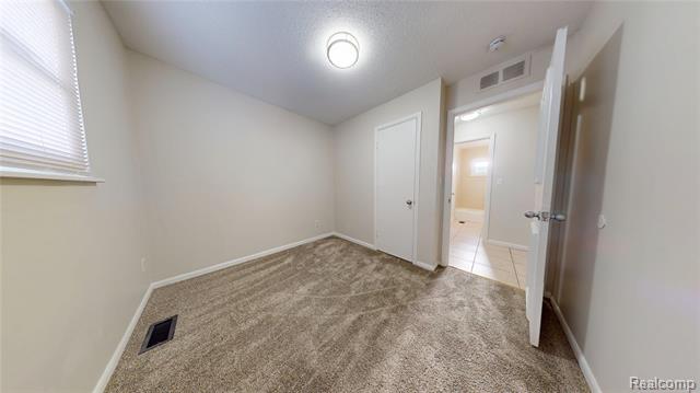 Builiding view eight for 733 Livingston, Pontiac, MI. 48340