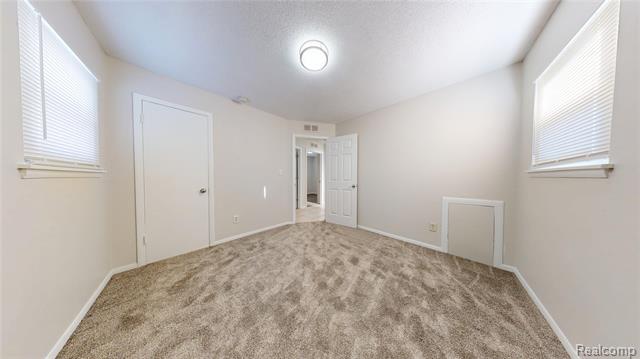 Builiding view eleven for 733 Livingston, Pontiac, MI. 48340