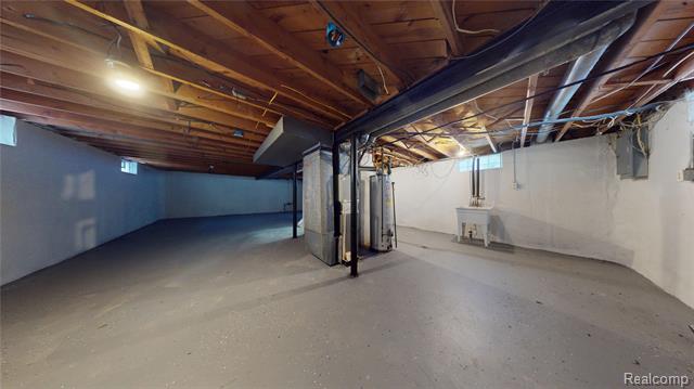 Builiding view fifteen for 733 Livingston, Pontiac, MI. 48340