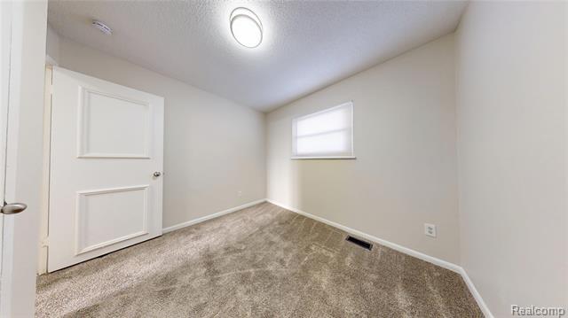 Builiding view nine for 733 Livingston, Pontiac, MI. 48340