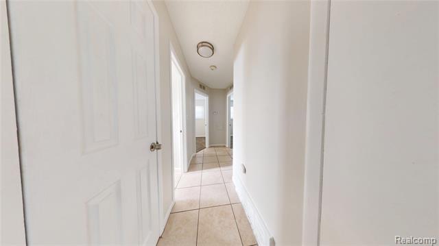 Builiding view seven for 733 Livingston, Pontiac, MI. 48340