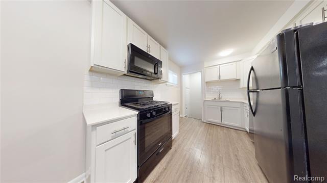 Builiding view three for 733 Livingston, Pontiac, MI. 48340