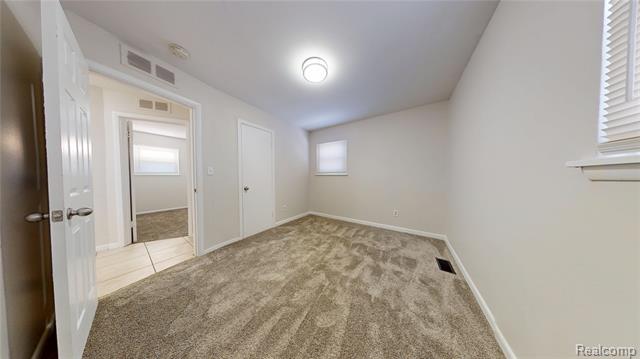 Builiding view twelve for 733 Livingston, Pontiac, MI. 48340