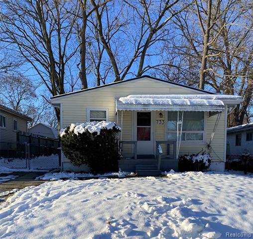 front view for 733 Livingston Ave, Pontiac, Mi. 48340