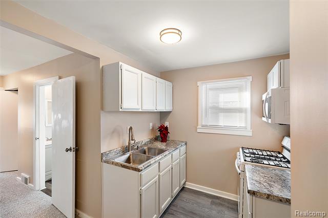 Builiding view sixteen for 45 N Merrimac, Pontiac, MI. 48340