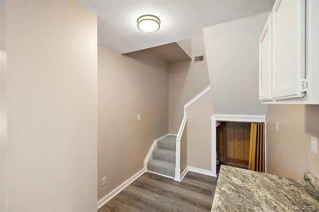 Builiding view twenty for 45 N Merrimac, Pontiac, MI. 48340