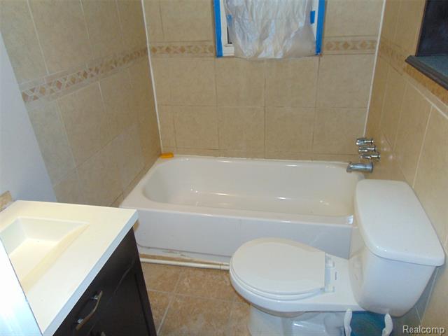 Builiding view fifteen for 780 Palmer, Pontiac, MI. 48342