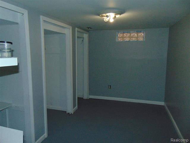 Builiding view nine for 780 Palmer, Pontiac, MI. 48342