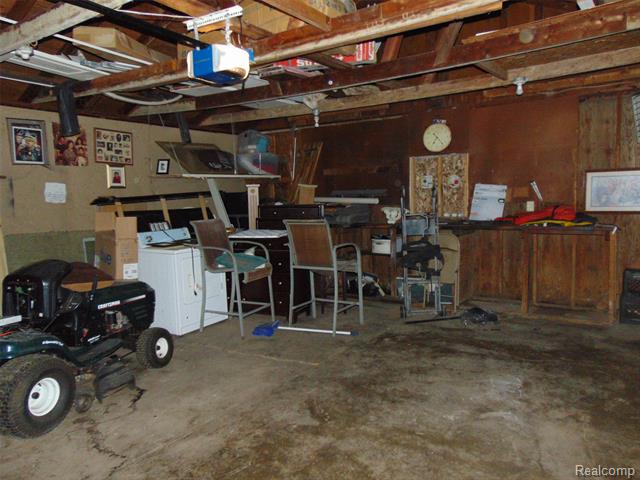 Builiding view seven for 780 Palmer, Pontiac, MI. 48342