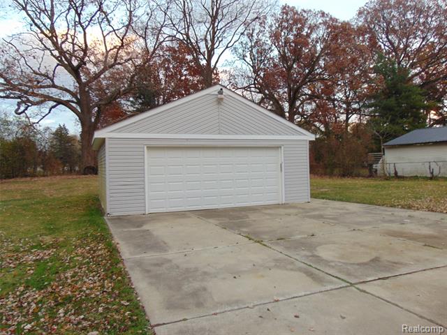 Builiding view three for 780 Palmer, Pontiac, MI. 48342