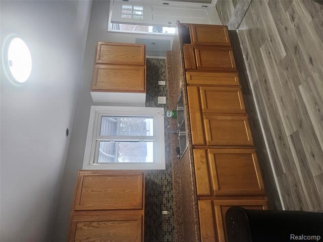 Builiding view twenty eight for 780 Palmer, Pontiac, MI. 48342