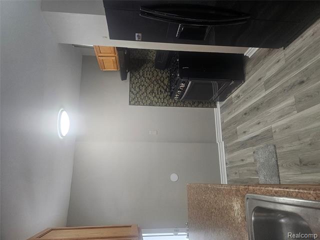 Builiding view twenty nine for 780 Palmer, Pontiac, MI. 48342