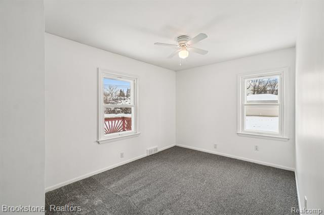 Builiding view eighteen for 5729 Graves, Waterford, MI. 48327