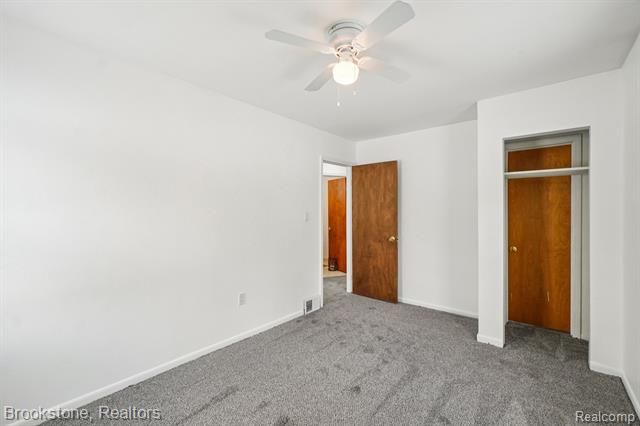 Builiding view nineteen for 5729 Graves, Waterford, MI. 48327