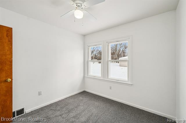 Builiding view sixteen for 5729 Graves, Waterford, MI. 48327