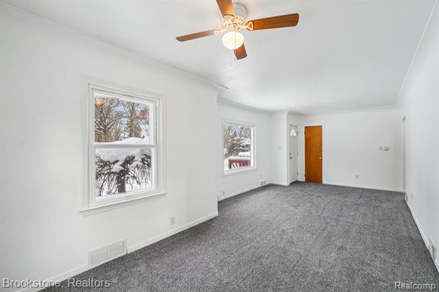 Builiding view two for 5729 Graves, Waterford, MI. 48327