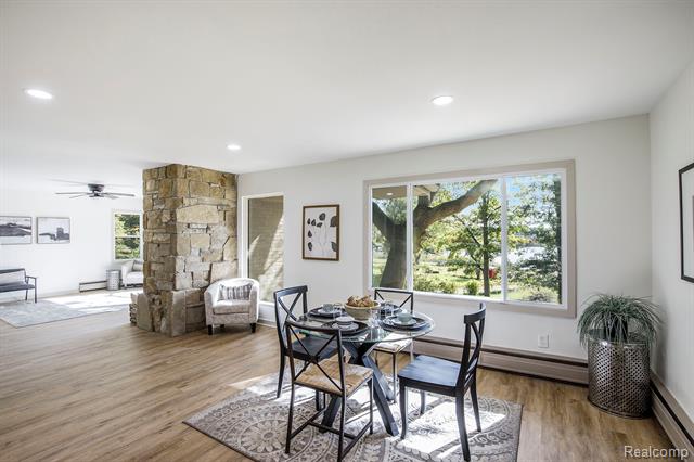 Builiding view ten for 3015 Lakeview, Highland, MI. 48356