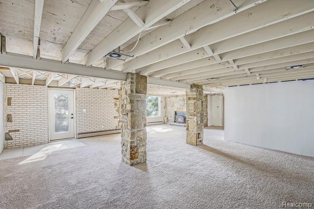 Builiding view twenty one for 3015 Lakeview, Highland, MI. 48356