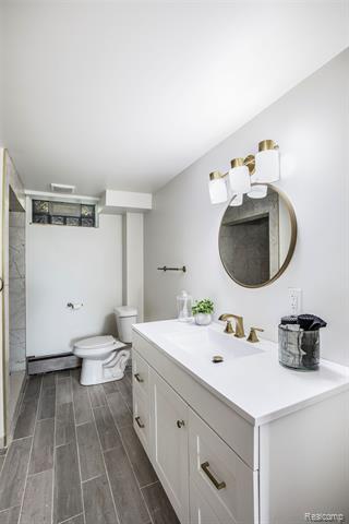 Builiding view twenty three for 3015 Lakeview, Highland, MI. 48356