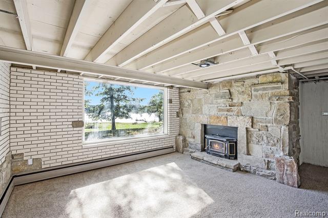 Builiding view twenty two for 3015 Lakeview, Highland, MI. 48356