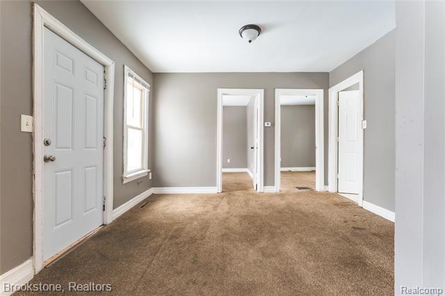 Builiding view seven for 744 Saint Clair, Pontiac, MI. 48340