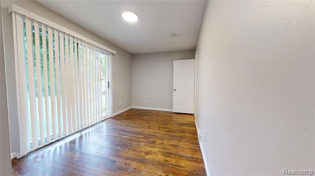 Builiding view fourteen for 715 Kenilworth, Pontiac, MI. 48340