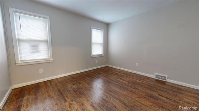 Builiding view nine for 715 Kenilworth, Pontiac, MI. 48340