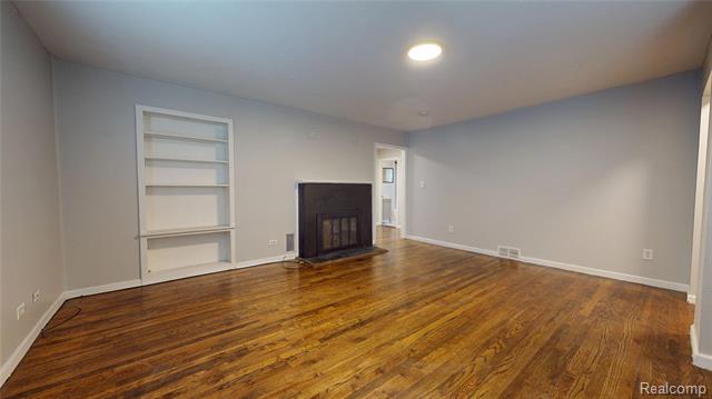 Builiding view seven for 715 Kenilworth, Pontiac, MI. 48340