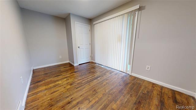 Builiding view thirteen for 715 Kenilworth, Pontiac, MI. 48340