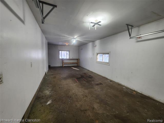 Builiding view eight for 5748 Graves, Waterford, MI. 48327