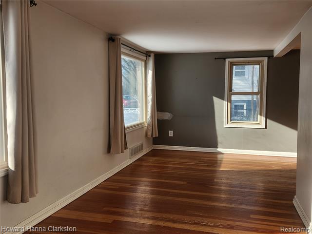 Builiding view one for 5748 Graves, Waterford, MI. 48327