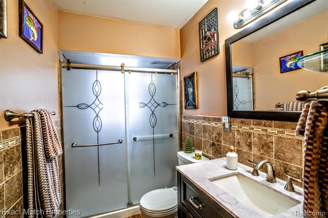 Builiding view eleven for 102 E Cornell, Pontiac, MI. 48340