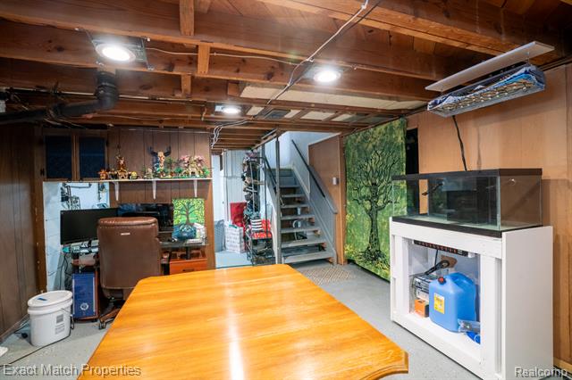 Builiding view fourteen for 102 E Cornell, Pontiac, MI. 48340