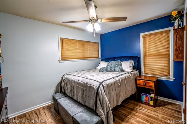 Builiding view ten for 102 E Cornell, Pontiac, MI. 48340