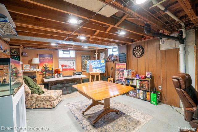 Builiding view thirteen for 102 E Cornell, Pontiac, MI. 48340