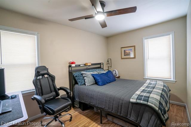 Builiding view twelve for 102 E Cornell, Pontiac, MI. 48340