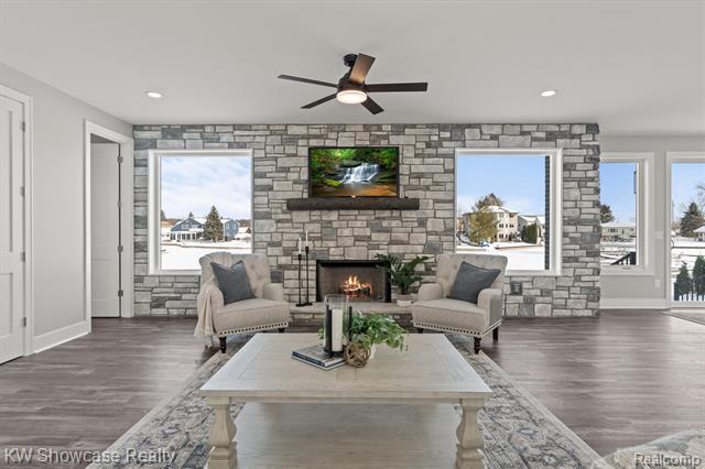 Builiding view four for 9090 Buckingham, White Lake, MI. 48386