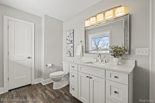 Builiding view thirty two for 9090 Buckingham, White Lake, MI. 48386