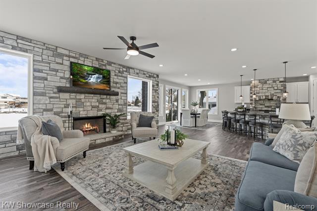 Builiding view three for 9090 Buckingham, White Lake, MI. 48386