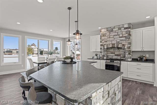 Builiding view twelve for 9090 Buckingham, White Lake, MI. 48386