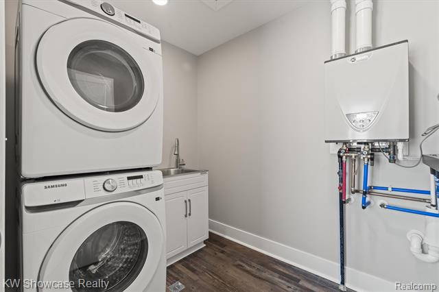 Builiding view twenty five for 9090 Buckingham, White Lake, MI. 48386