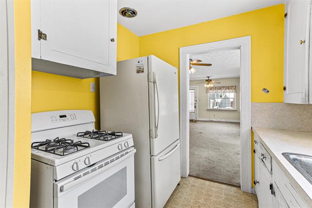 Builiding view fifteen for 3303 Lexington, Waterford, MI. 48328