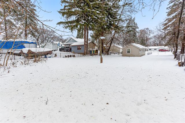 Builiding view thirty nine for 3303 Lexington, Waterford, MI. 48328