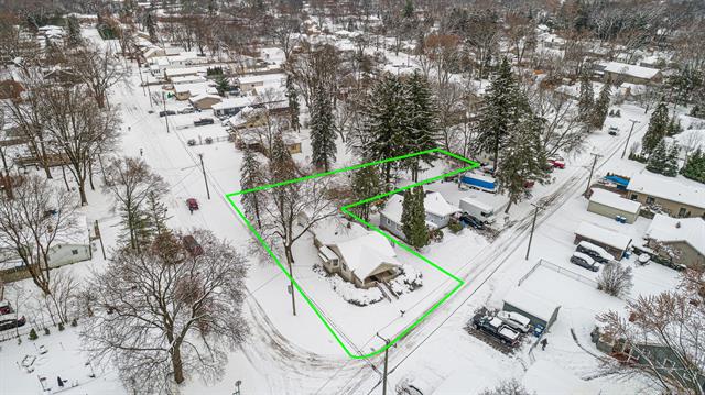 Builiding view three for 3303 Lexington, Waterford, MI. 48328