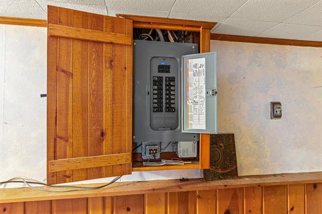 Builiding view twenty five for 3303 Lexington, Waterford, MI. 48328