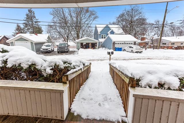 Builiding view two for 3303 Lexington, Waterford, MI. 48328