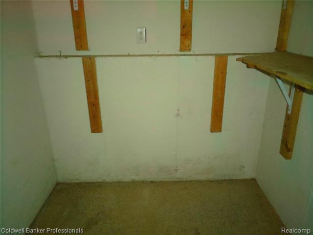 Builiding view fifteen for 3225 Oak Ridge, Highland, MI. 48356